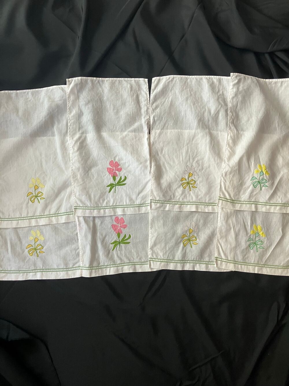 Vintage Linen Dinner Napkins Set of 6 Embroidered Floral Luncheon Napkins